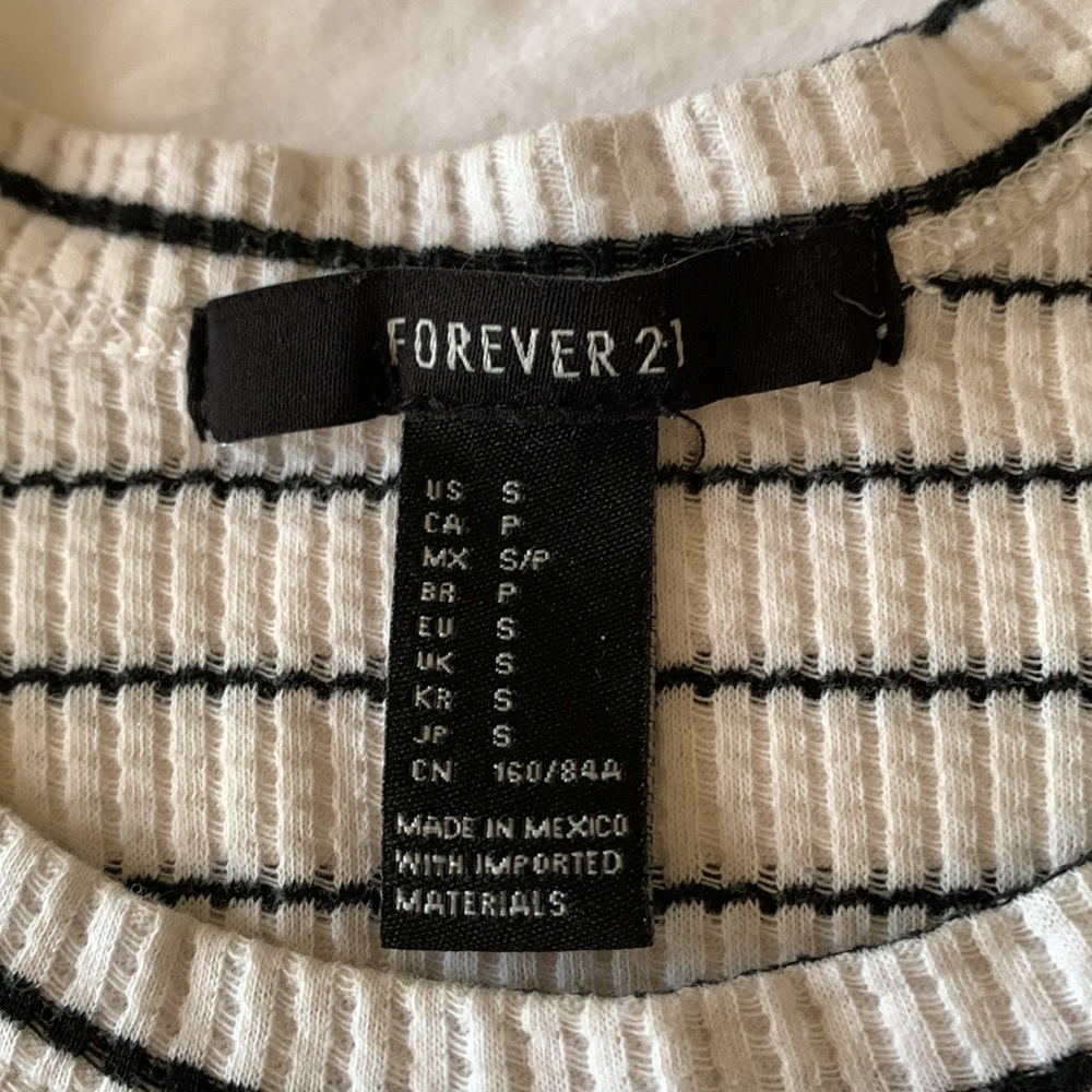 Striped top - Picture 4 of 4